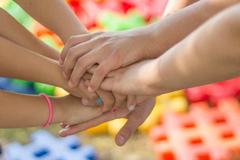 hands-2847508_1920-1000×531 Warsztaty kompetencji rodzicielskich
